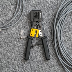 Zaciskarka wtyków przelotowych  RJ45, RJ12, RJ11